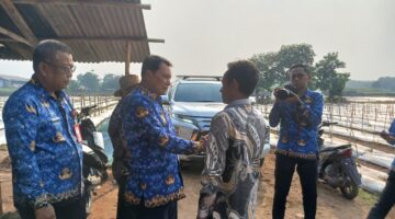 Bupati Tangerang Didampingi Anggota DPRD Provinsi Banten Fraksi PDIP Tinjau Lahan Kosong di Cirarab